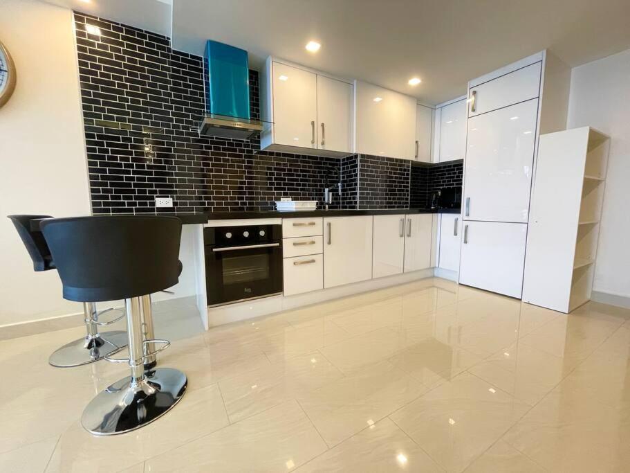 Large Luxury, Pool View, Grand Avenue, Pattaya - 202 Apartment ภายนอก รูปภาพ